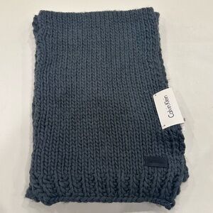 NWT! Calvin Klein Chunky Grey Scarf